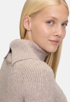 Cartoon Strickkleid mit Turtle Neck