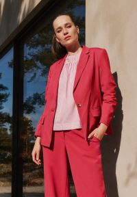 BETTY & COBusinessblazer