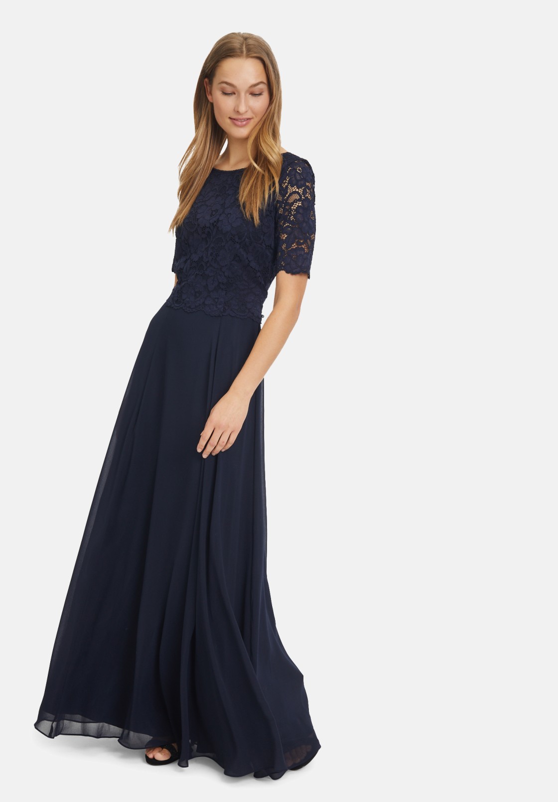 Vera Mont Abendkleid mit Spitze