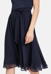 Vera Mont Cocktailkleid mit Gürtel