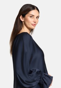 Betty Barclay Satin-Bluse mit U-Boot-Ausschnitt