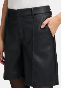 Cartoon Kunstleder-Shorts mit Biesen