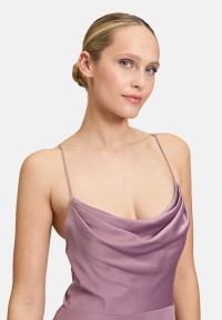 Vera Mont Abendkleid mit Wasserfallausschnitt