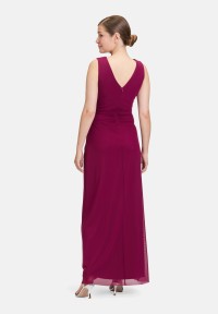 Vera Mont Abendkleid mit V-Ausschnitt