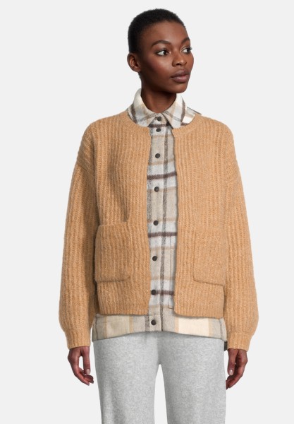 Cartoon Grobstrickjacke mit aufgesetzten Taschen