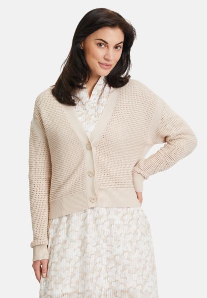 BETTY & CO Strick-Cardigan mit Knöpfen