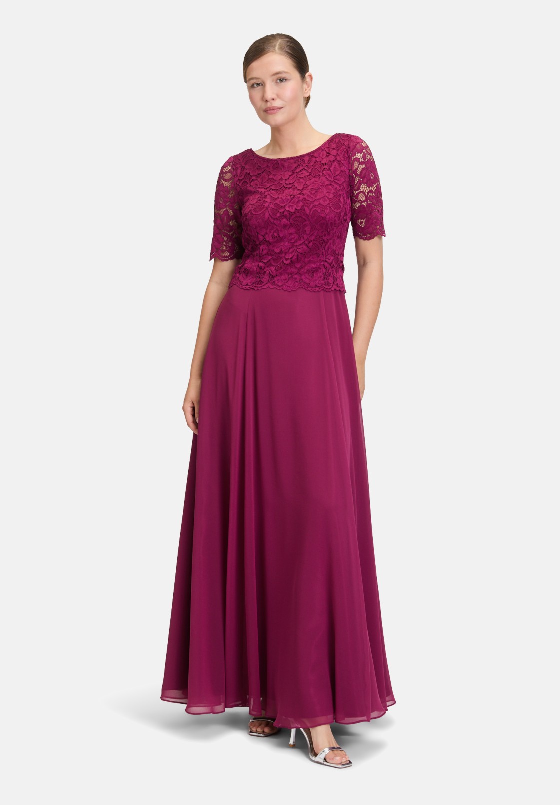 Vera Mont Abendkleid mit Spitze