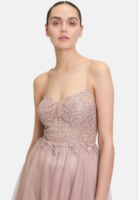Vera Mont Abendkleid mit Stickerei