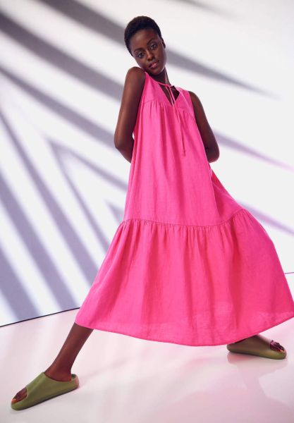 Cartoon Sommerkleid mit Stufen