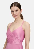 Vera Mont Abendkleid mit V-Ausschnitt