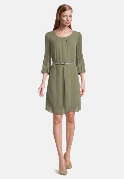 BETTY & CO Chiffonkleid mit Plissee