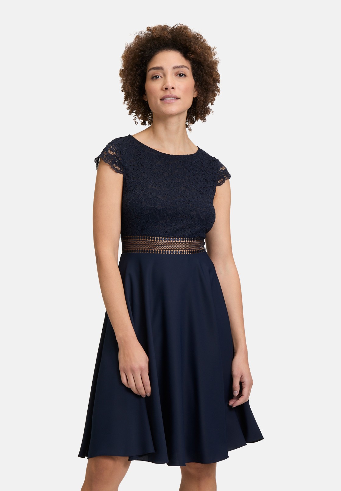 Vera Mont Abendkleid mit Spitze